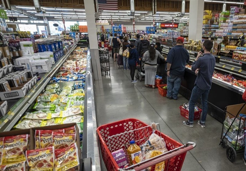 تغییر رفتار مصرفی مردم آمریکا درپی گرانی کم سابقه؛ از جستجو برای تخفیف تا خرید مواد غذایی منجمد و کنسروی