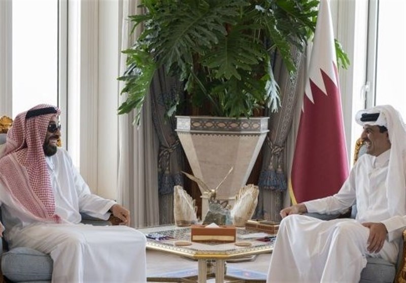 مشاور امنیت ملی امارات به دیدار امیر قطر رفت