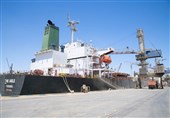 تخلیه 71 فروند کشتی نهاده‌های دامی در بندر امام خمینی(ره)