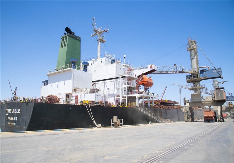 برخورداری بندر امام خمینی از خط منظم کشتیرانی برای توسعه تجارت