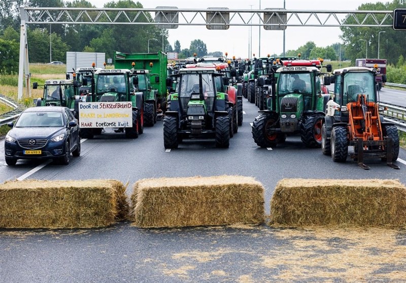 Dutch Farmers Continue Violent Protests against Limiting Nitrogen Oxide Emissions (+Video)