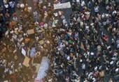 اعتراض هزاران اسپانیایی علیه سوء رفتار با مهاجران