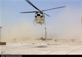 دریادار ایرانی: ارتش در مناطق زلزله‌زده ‌بیمارستان صحرایی برپا کرد/ آمادگی بالگردها برای انتقال تجهیزات و نیرو