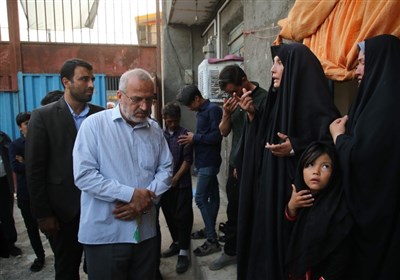 دلجویی استاندار قم از خانواده‌های داغدیده 2 کودک جانباخته در حمله سگ‌های ولگرد