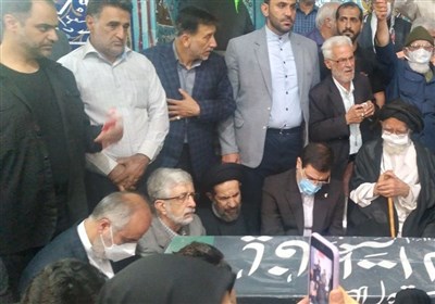  حضور حجت‌الاسلام ابوترابی‌فرد به نمایندگی از دفتر رهبر انقلاب در مراسم تشییع مرحومه بابایی 
