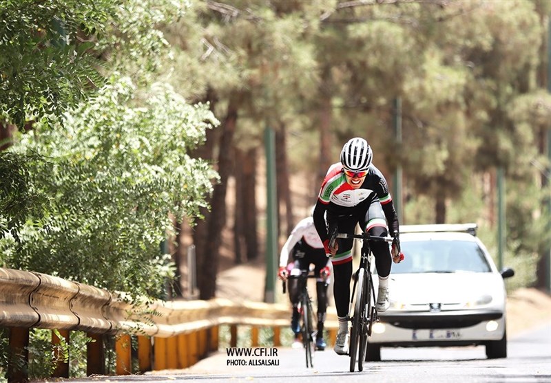 قهرمانی سمیه یزدانی در رقابت دوچرخه‌سواری استقامت جاده کشور