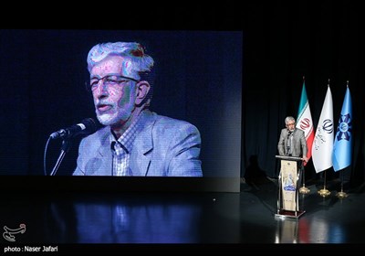 حداد عادل رییس فرهنگستان زبان و ادب فارسی در اختتامیه چهارمین جشنواره ملی فردوسی