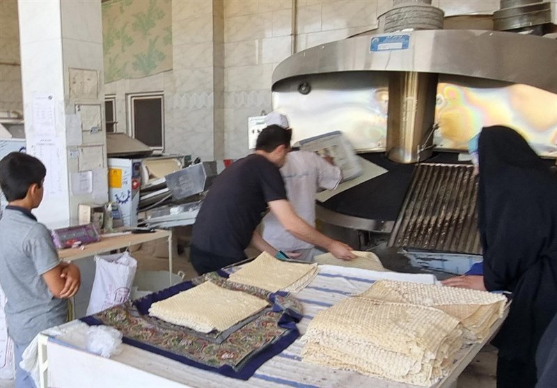 زیرسایه نبود نظارت؛ نان بی‌کیفیت از تنور نانواهای کردستان بیرون می‌آید