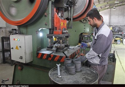  آغاز عملیات اجرایی بزرگترین کارخانه تولید روغن پایه در استان فارس/ شهرک صنعتی میمند توسعه می‌یابد 