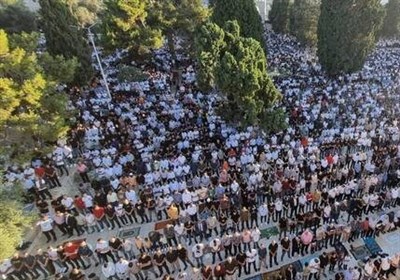  اقامه نماز جمعه با حضور ۵۰ هزار فلسطینی در مسجدالاقصی 