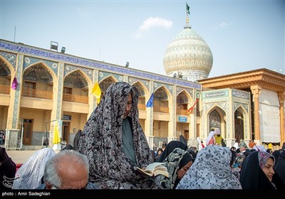 مراسم دعای عرفه در حرم مطهر شاهچراغ (ع)