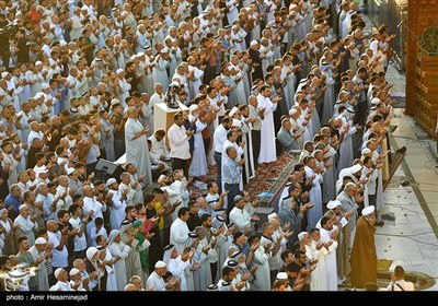 إقامة صلاة عيد الأضحى بين الحرمين الشريفين في كربلاء