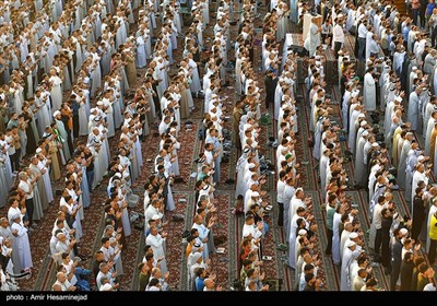 إقامة صلاة عيد الأضحى بين الحرمين الشريفين في كربلاء