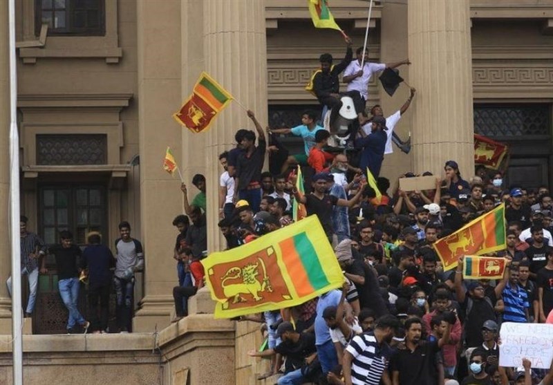 Sri Lanka Protesters to End Occupation of Official Buildings