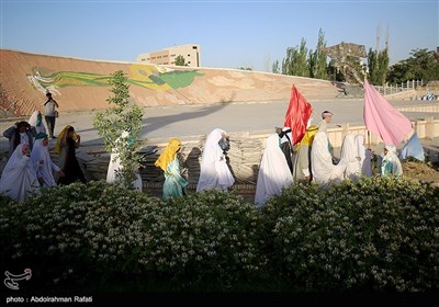 بازسازی واقعه غدیرخم در باغ موزه دفاع مقدس همدان