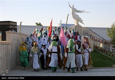 بازسازی واقعه غدیرخم در باغ موزه دفاع مقدس همدان