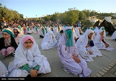 بازسازی واقعه غدیرخم در باغ موزه دفاع مقدس همدان