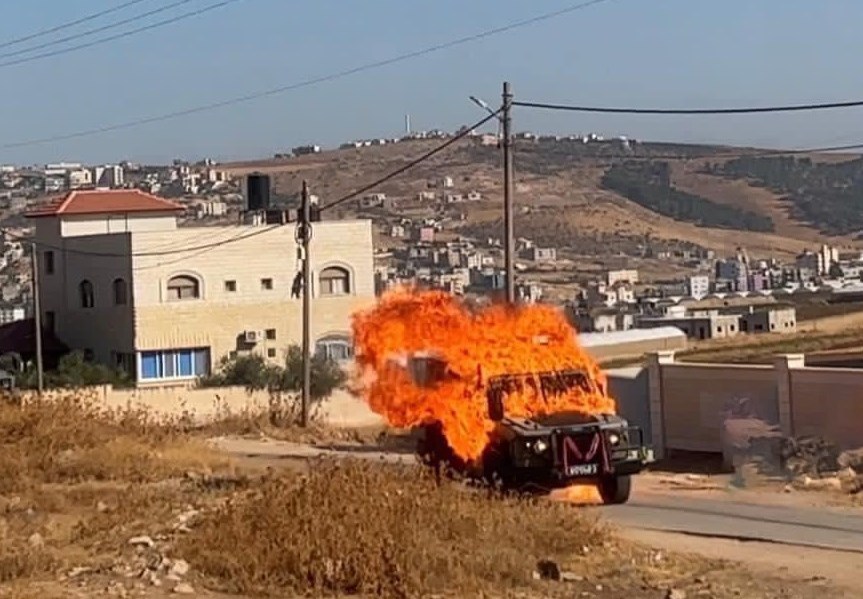 آتش کشیدن خودروی نظامیان صهیونیست در جنین + عکس