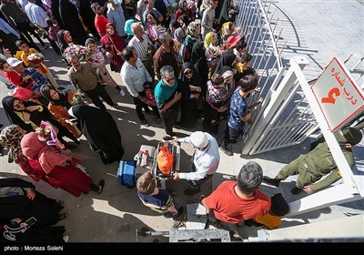 بازگشت اولین کاروان حجاج اصفهانی