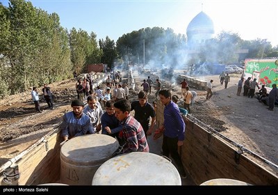 پخت و توزیع 150دیگ غذای نذری بمناسبت عیدغدیرخم- مبارکه اصفهان
