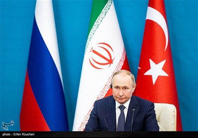  ولادیمیر پوتین رییس جمهور روسیه در کنفرانس خبری اجلاس سه جانبه آستانه