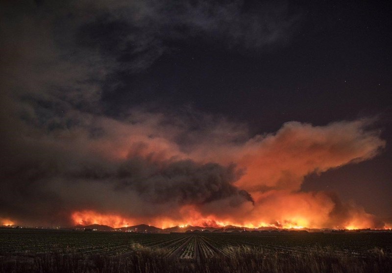 تخلیه 6 هزار نفر از ساکنان حومه کالیفرنیا بر اثر آتش سوزی وسیع