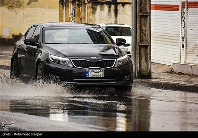 بارش باران تابستانی در رشت