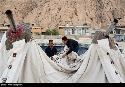 آیین برپایی خیمه های عزاداری محرم در شهر زرقان- فارس
