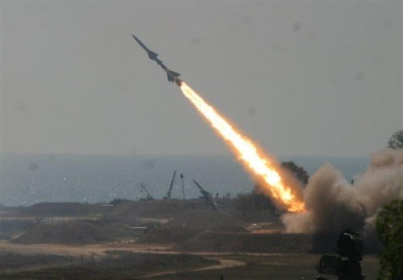 مصدر أمنی : صاروخ المقاومة تمکن من اختراق دفاعات قاعدة عین الأسد