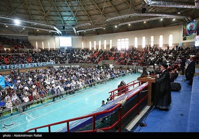 دیدار آیت الله رئیسی با اقشار مختلف مردم همدان در سالن شهید سلیمانی همدان 
