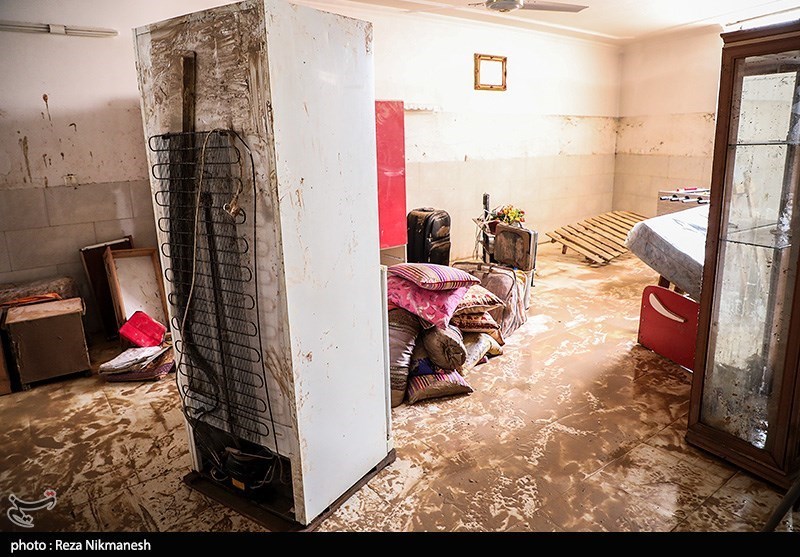 10 گروه جهادی تخصصی در یزد جهت تعمیر وسایل منزل سیل‌زدگان کار خود را آغاز کردند