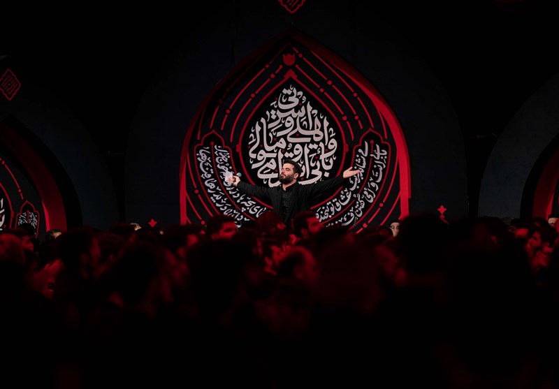 صوت سخنرانی حجت الاسلام عالی و مداحی میثم مطیعی در دومین شب محرم 1401 +عکس‌های مراسم