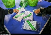 کارگاه دوخت ،بسته بندی لباس شیرخوارگان حسینی و چادر متبرک حضرت رقیه (س) در قزوین