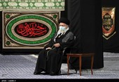 اولین شب عزاداری محرم  با حضور رهبر معظم انقلاب در حسینیه امام امام خمینی(ره)