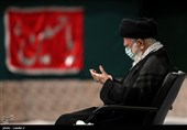 اولین شب عزاداری محرم  با حضور رهبر معظم انقلاب در حسینیه امام امام خمینی(ره)