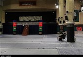 اولین شب عزاداری محرم  با حضور رهبر معظم انقلاب در حسینیه امام امام خمینی(ره)