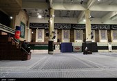 اولین شب عزاداری محرم  با حضور رهبر معظم انقلاب در حسینیه امام امام خمینی(ره)