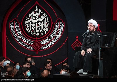  صوت سخنرانی حجت الاسلام عالی و مداحی میثم مطیعی در هشتمین شب محرم ۱۴۰۱ 