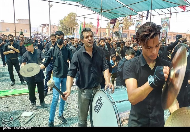 برپایی مراسم عزاداری تاسوعای حسینی در اردستان به روایت تصویر