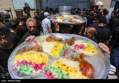 آیین سنتی توزیع نذری در روستای اراضی -اصفهان