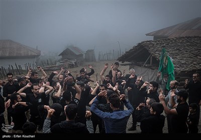 مراسم‌ ظهر تاسوعا در روستای شاه شهیدان
