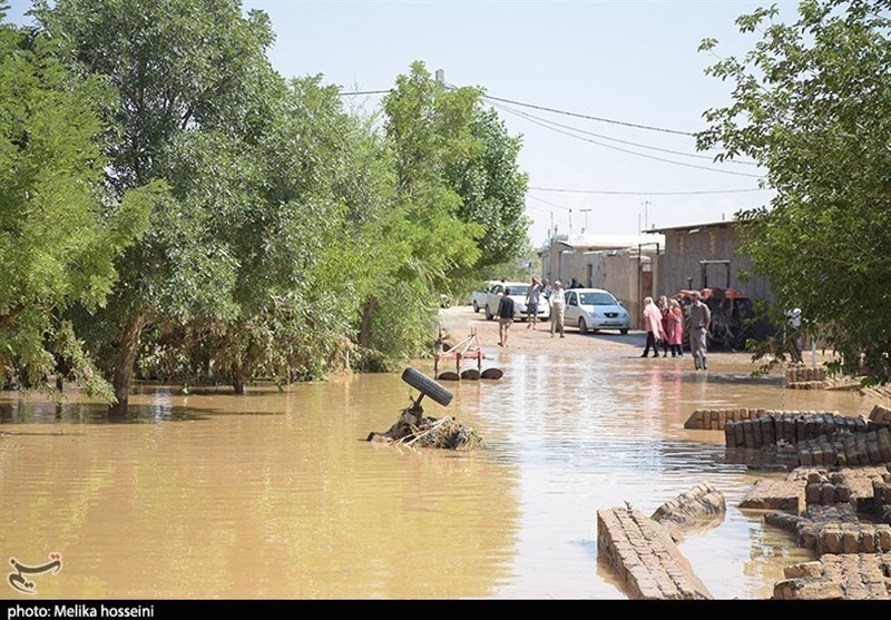 خدمت‌رسانی 70 گروه جهادی باظرفیت 3700 جهادگر در روستای سیل‌زده آهنگران