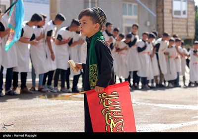 عزاداری ظهر عاشورای هییت کفن پوشان روستای سوکهریز شهرستان خرمدره 