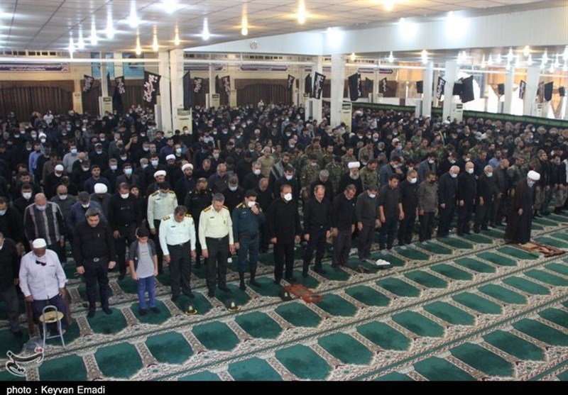 عزاداری حسینی و اقامه نماز ظهر عاشورا در بوشهر در قالب دوربین