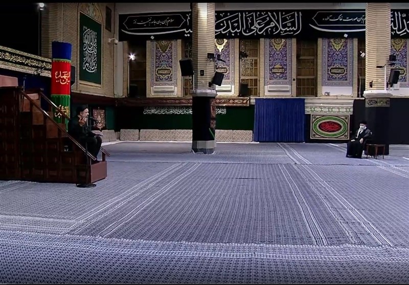 مراسم شام غریبان در حضور امام خامنه‌ای با مداحی محمود کریمی