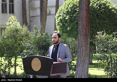 علی بهادری جهرمی سخنگو و دبیر هیئت دولت