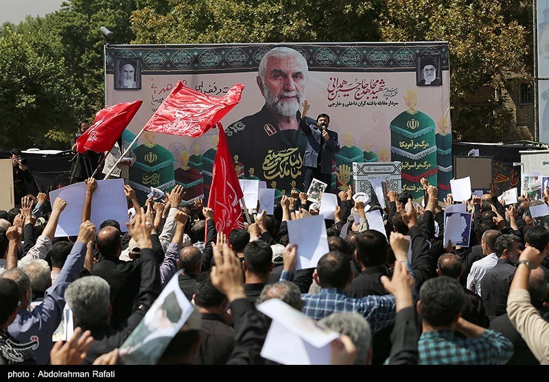 تجمع مردم همدان در محکومیت اهانت به سردار شهید حاج حسین همدانی