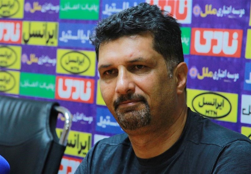 حسینی: وقتی سرمربی تیم ملی تغییر کرده چه اصراری به برگزاری فشرده لیگ است؟