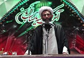 دشمن به دنبال عوامزدگی و سطحینگرکردن مردم است