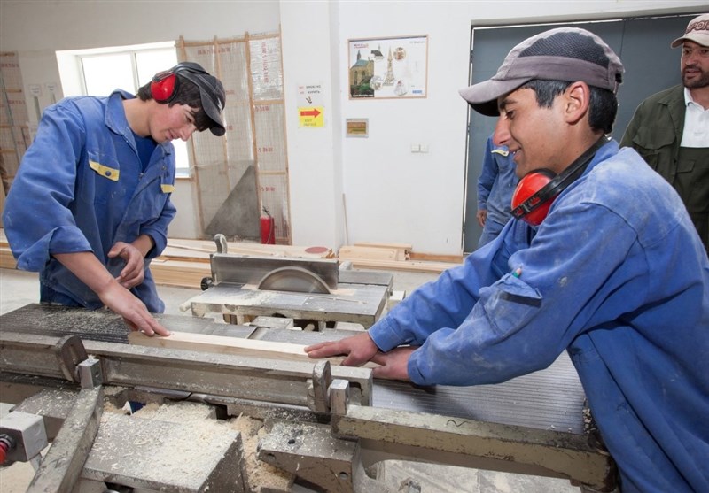 Iran to Run Vocational Programs for Tajiks